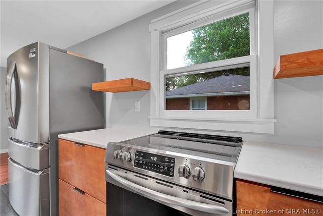 509 Park Place E, Jeffersonville, IN 47130