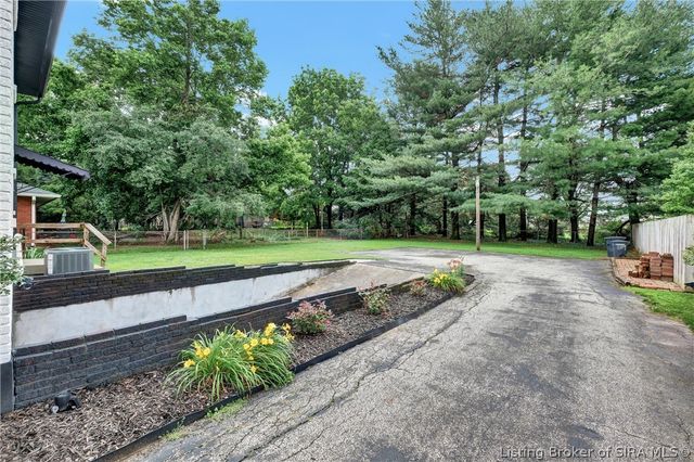 509 Park Place E, Jeffersonville, IN 47130