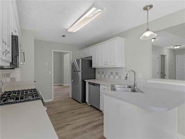 11704 Spring Lake Way, Fayetteville, GA 30215