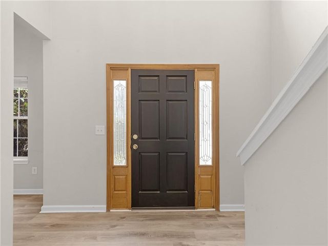 11704 Spring Lake Way, Fayetteville, GA 30215