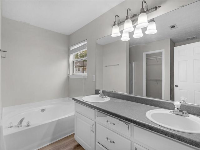 11704 Spring Lake Way, Fayetteville, GA 30215