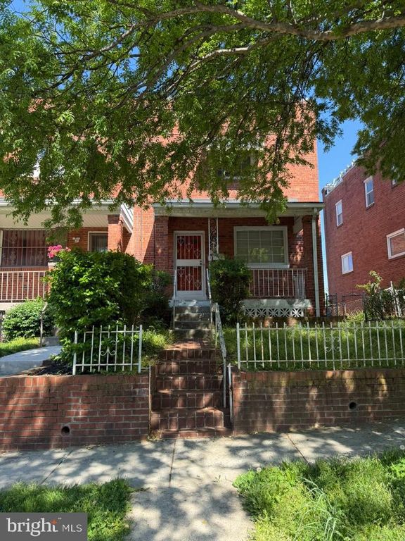 42 54TH ST SE, Washington, DC 20019