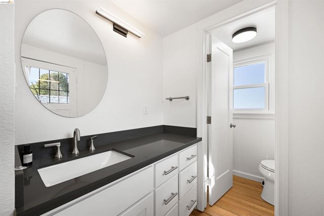 814 46Th St, Oakland, CA 94608