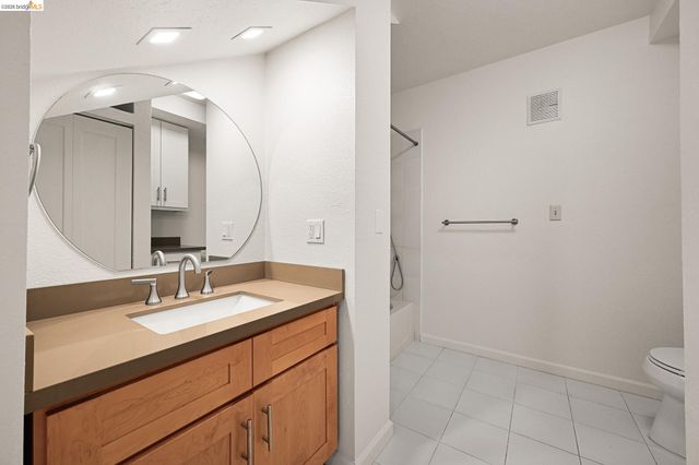 814 46Th St, Oakland, CA 94608