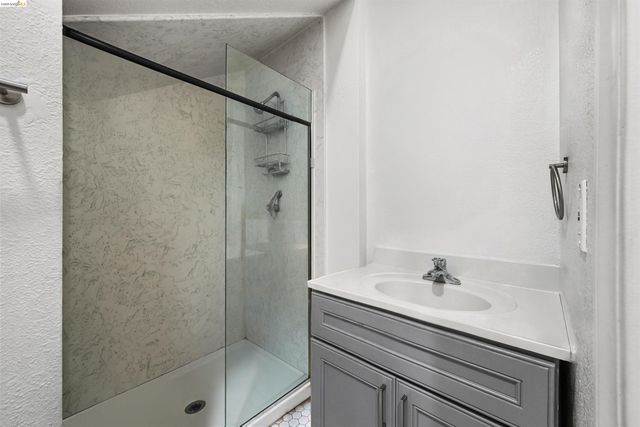 814 46Th St, Oakland, CA 94608