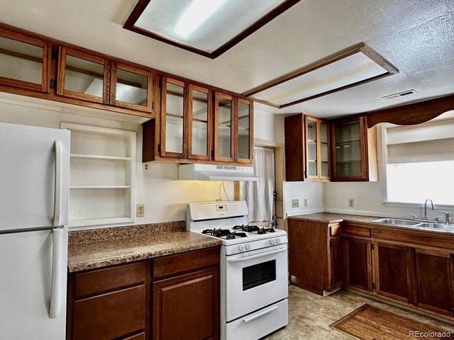 813 E 6th St, Leadville, CO 80461