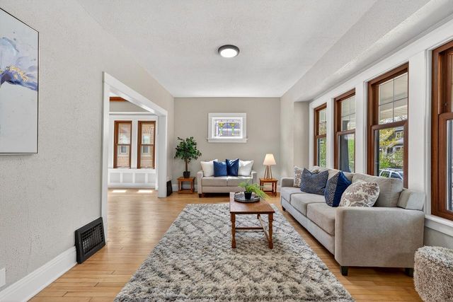 3204 S Delaware AVENUE, Milwaukee, WI 53207