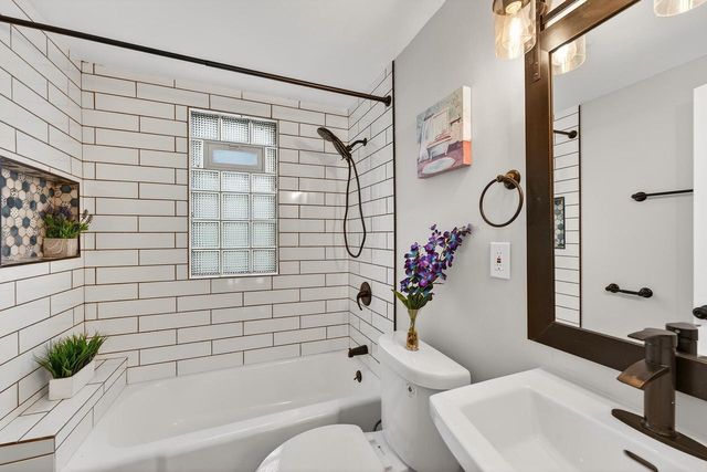 3204 S Delaware AVENUE, Milwaukee, WI 53207