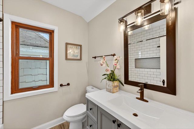 3204 S Delaware AVENUE, Milwaukee, WI 53207