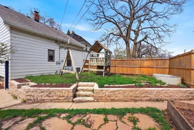 3204 S Delaware AVENUE, Milwaukee, WI 53207