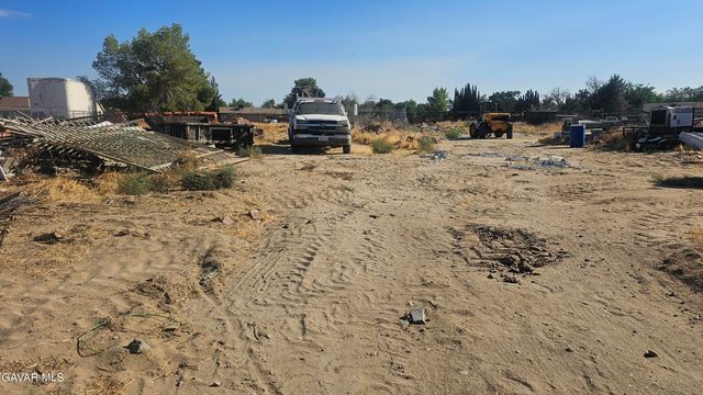 9833 E Avenue S-8, Littlerock, CA 93543