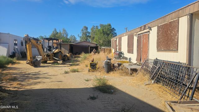 9833 E Avenue S-8, Littlerock, CA 93543