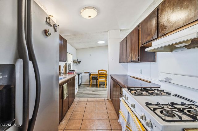 9833 E Avenue S-8, Littlerock, CA 93543