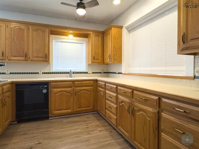 3020 PARADISE STREET, Vernon, TX 76384