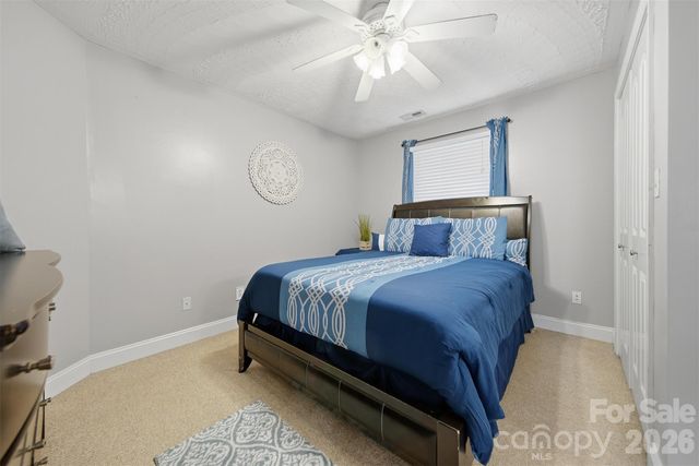 1710 30th Avenue Drive NE, Hickory, NC 28601