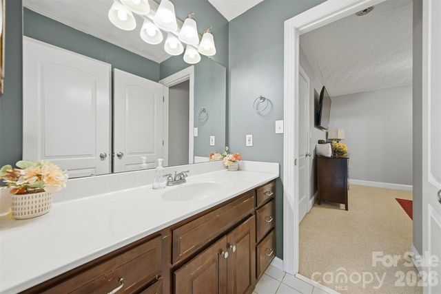 1710 30th Avenue Drive NE, Hickory, NC 28601