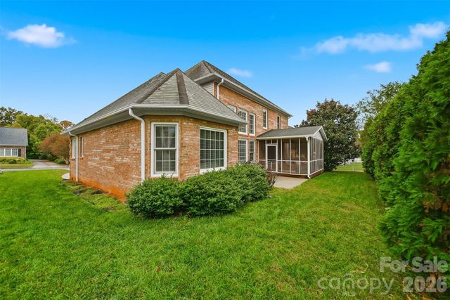 1710 30th Avenue Drive NE, Hickory, NC 28601