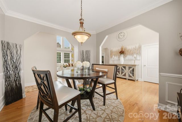 1710 30th Avenue Drive NE, Hickory, NC 28601