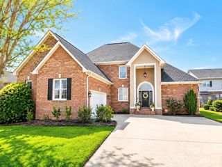 1710 30th Avenue Drive NE, Hickory, NC 28601