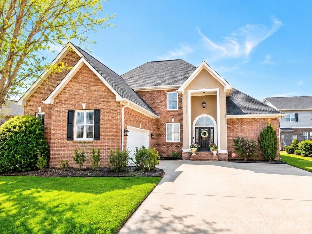 1710 30th Avenue Drive NE, Hickory, NC 28601