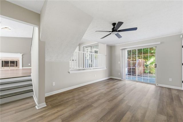 2120 Briar Glen SW Lane, Atlanta, GA 30331