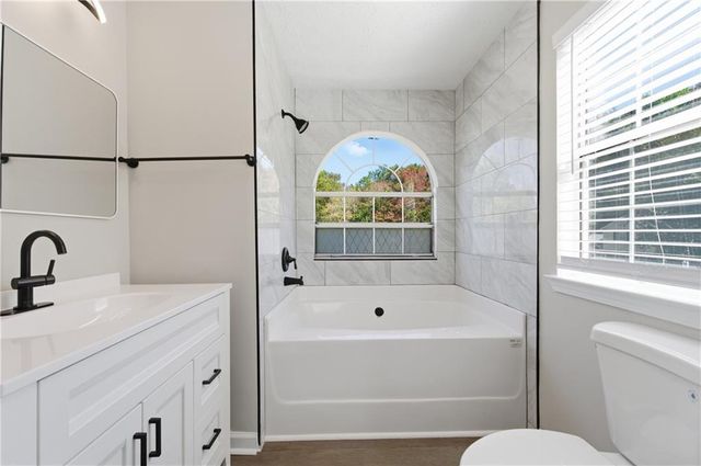 2120 Briar Glen SW Lane, Atlanta, GA 30331