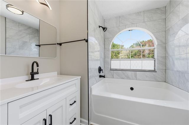 2120 Briar Glen SW Lane, Atlanta, GA 30331