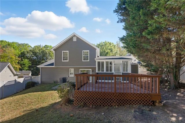 2120 Briar Glen SW Lane, Atlanta, GA 30331