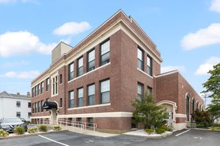 15 Ocean Drive 105, Winthrop, MA 02152