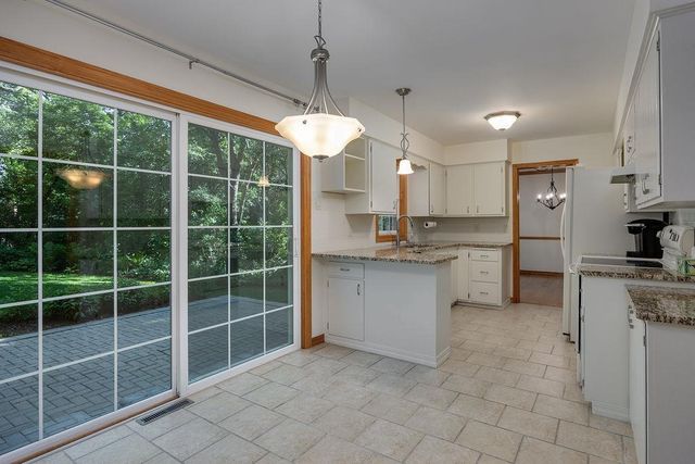 927 Camp Fire Drive, Sun Prairie, WI 53590