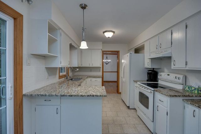 927 Camp Fire Drive, Sun Prairie, WI 53590