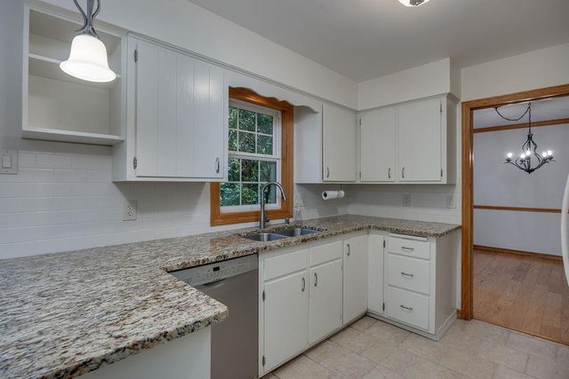 927 Camp Fire Drive, Sun Prairie, WI 53590