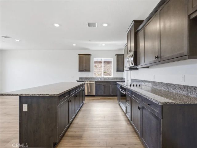 840 Sicily, Lake Elsinore, CA 92530
