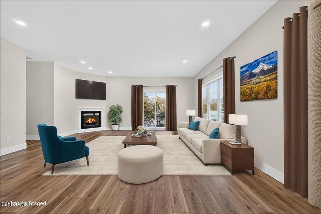 1 Elena Court, Halfmoon, NY 12118