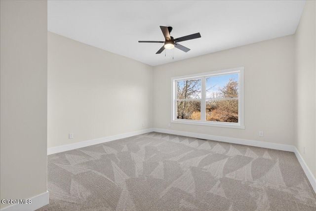 1 Elena Court, Halfmoon, NY 12118