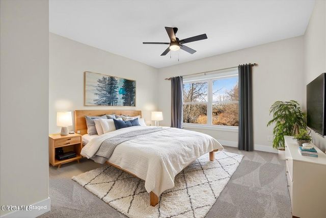 1 Elena Court, Halfmoon, NY 12118