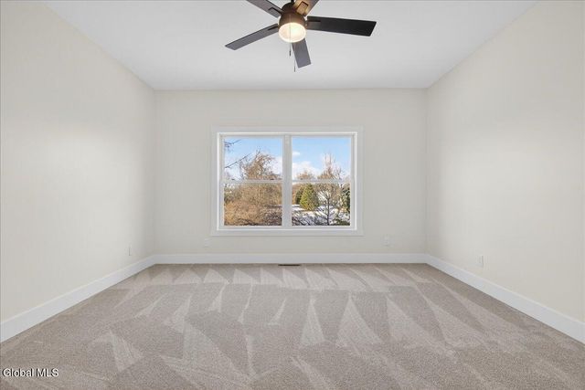 1 Elena Court, Halfmoon, NY 12118