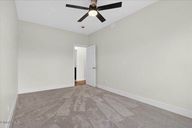 1 Elena Court, Halfmoon, NY 12118