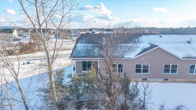 1 Elena Court, Halfmoon, NY 12118