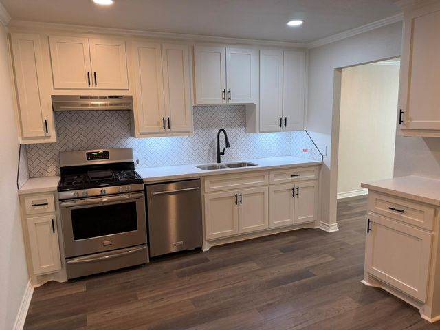 1010 15th Avenue N, Texas City, TX 77590