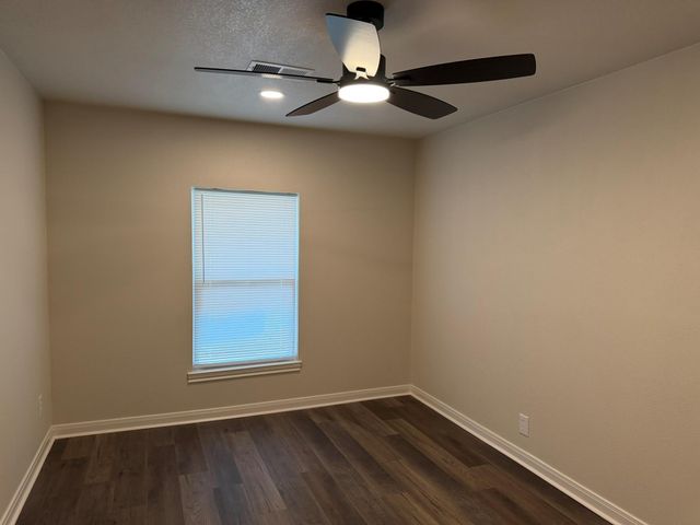 1010 15th Avenue N, Texas City, TX 77590