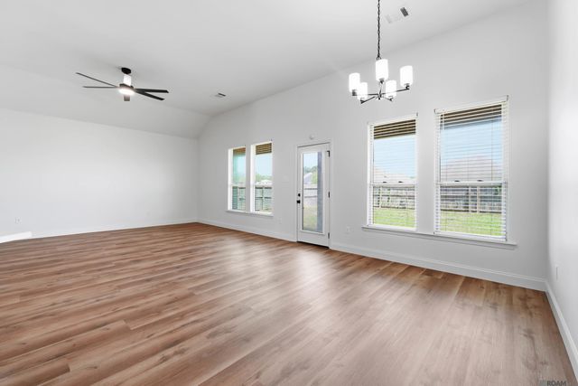 23138 Christmas Dr, Denham Springs, LA 70726