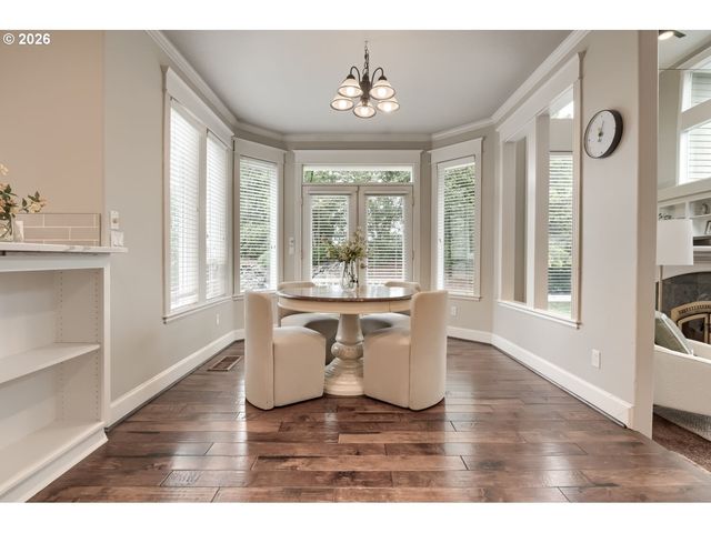 17766 MARYLCREEK Dr, Lake Oswego, OR 97034