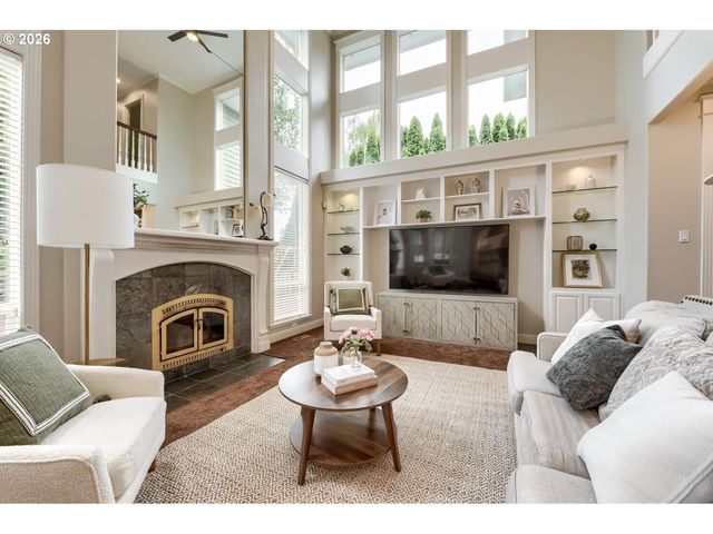 17766 MARYLCREEK Dr, Lake Oswego, OR 97034