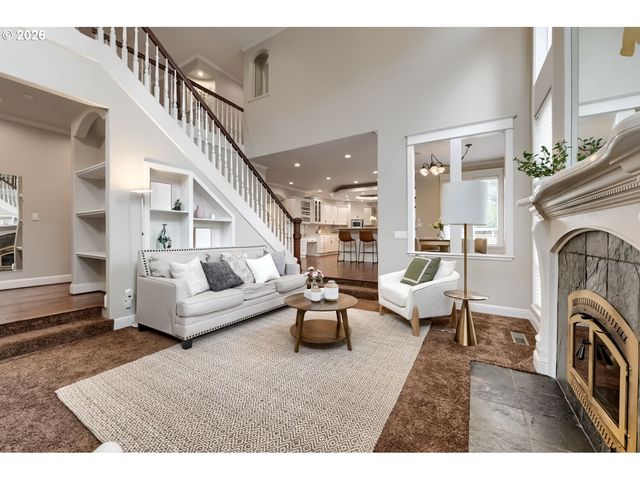 17766 MARYLCREEK Dr, Lake Oswego, OR 97034