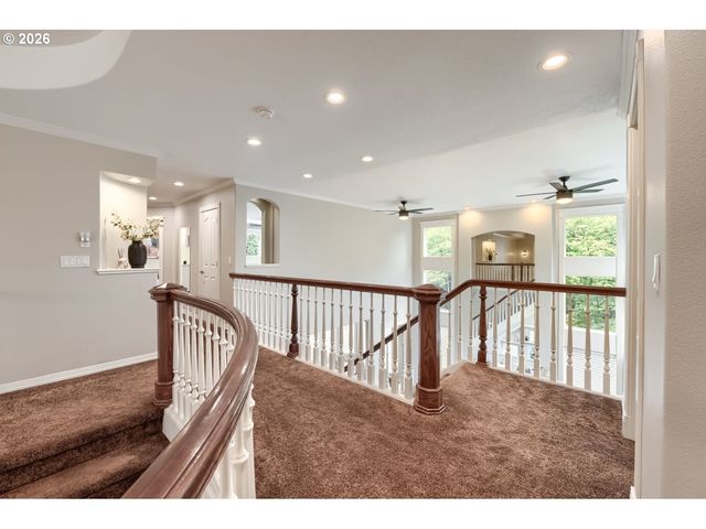 17766 MARYLCREEK Dr, Lake Oswego, OR 97034