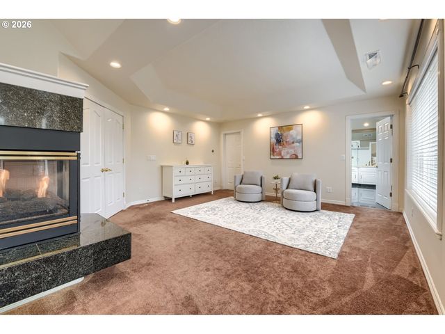 17766 MARYLCREEK Dr, Lake Oswego, OR 97034
