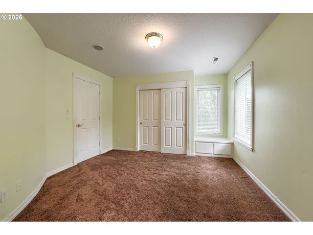 17766 MARYLCREEK Dr, Lake Oswego, OR 97034