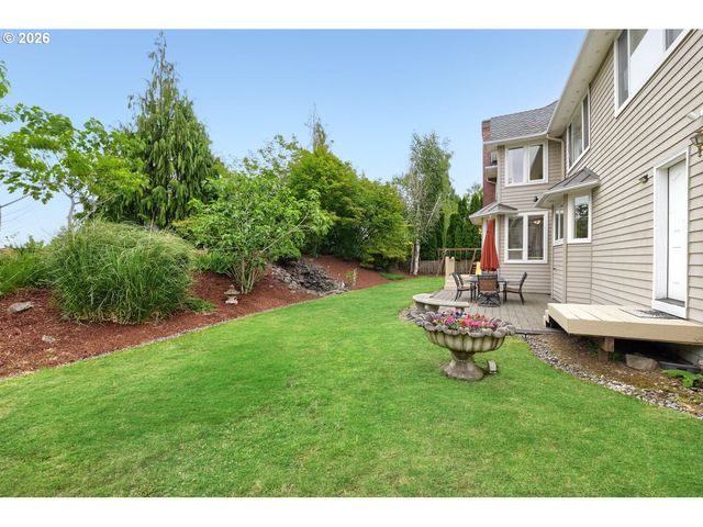 17766 MARYLCREEK Dr, Lake Oswego, OR 97034