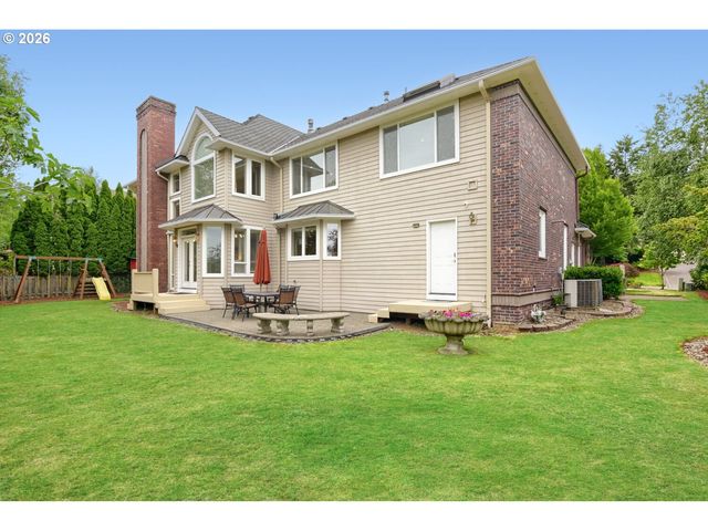17766 MARYLCREEK Dr, Lake Oswego, OR 97034